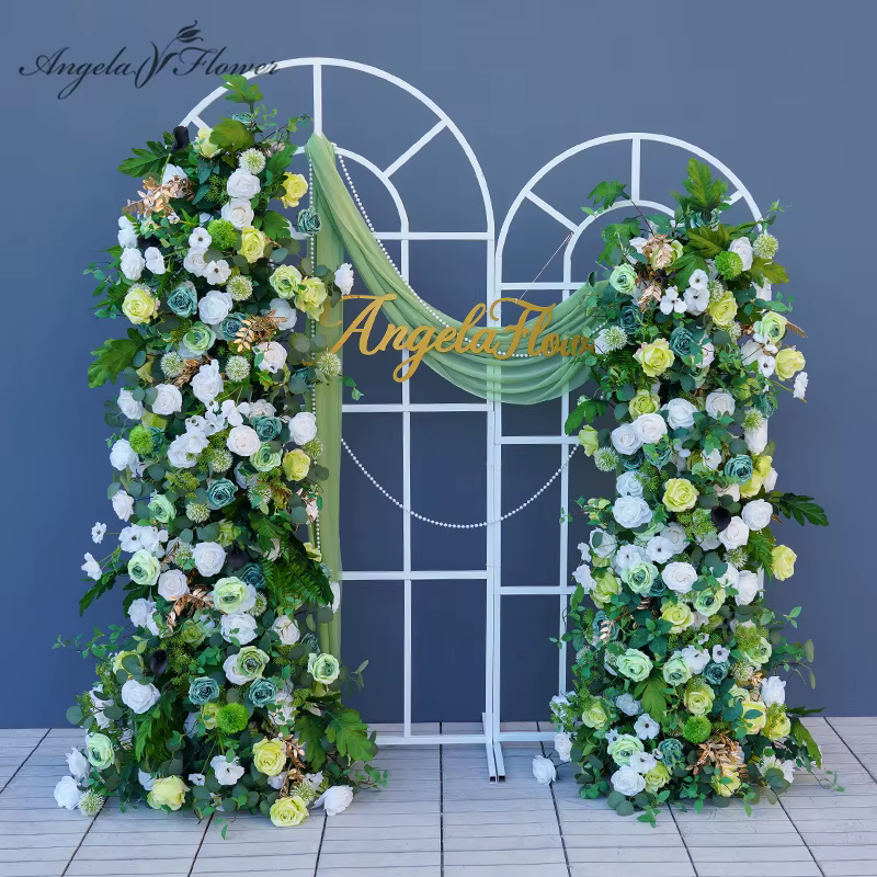 Champagne blanc verdure feuilles canapé coureur Arrangement Floral décor mariage toile de fond KT conseil événement scène sol fleurs A8704