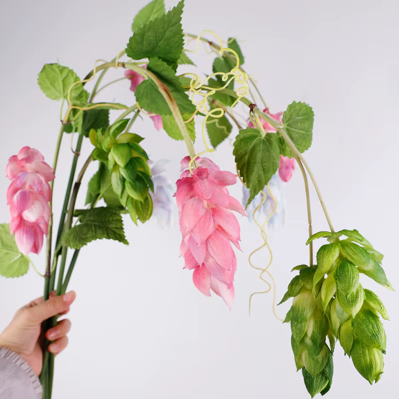 4 pièces de plantes artificielles suspendues à 3 têtes