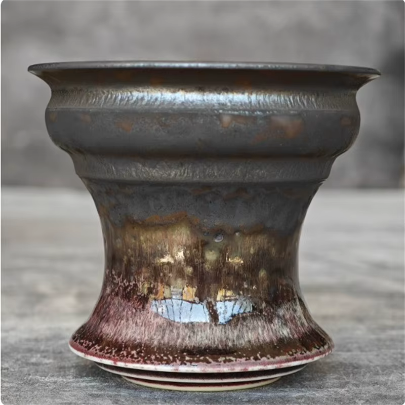 Pot en porcelaine émaillée coloré pour plantes grimpantes