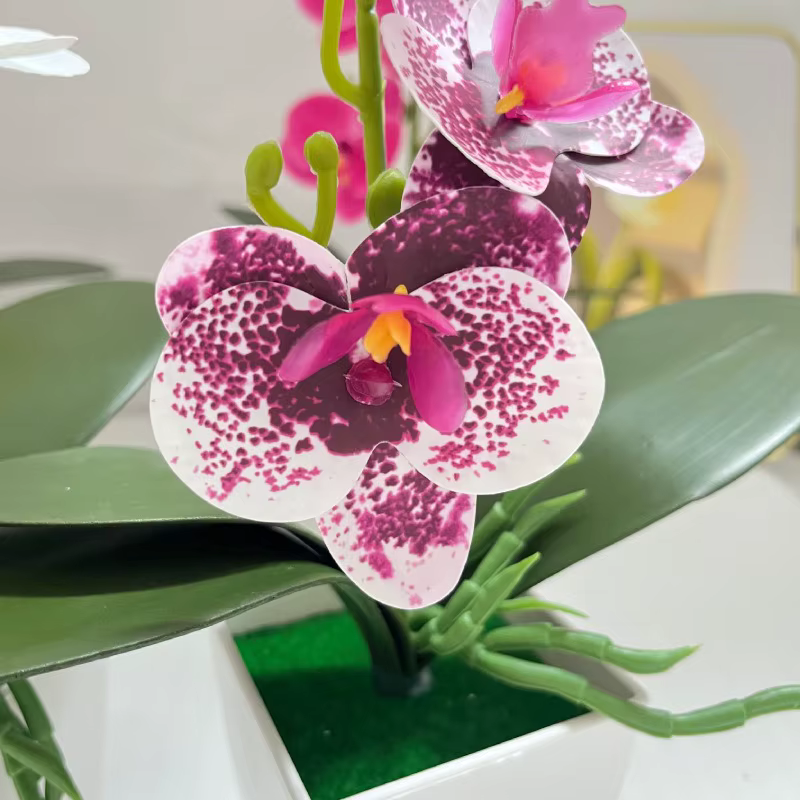 Fleur simulée, orchidée papillon