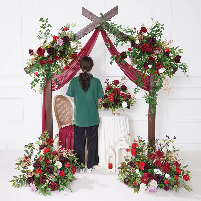 Centre de table floral à suspendre en forme de feuilles roses et vertes