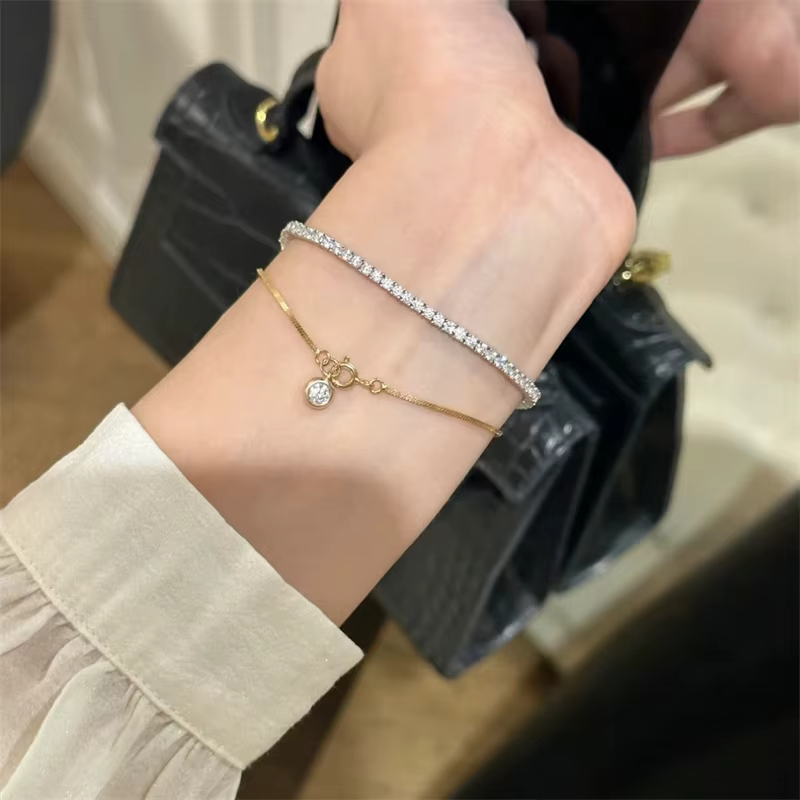 Nouveau Bracelet de Luxe en Laiton à Motifs Floraux, Chaîne Minimaliste Haut de Gamme avec Breloque Zircon, Bijou de Fête pour Femme, Idéal Cadeau