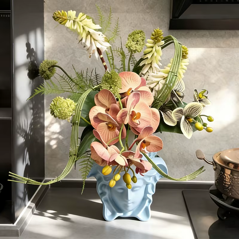 Pot de fleurs de style grec pour la maison
