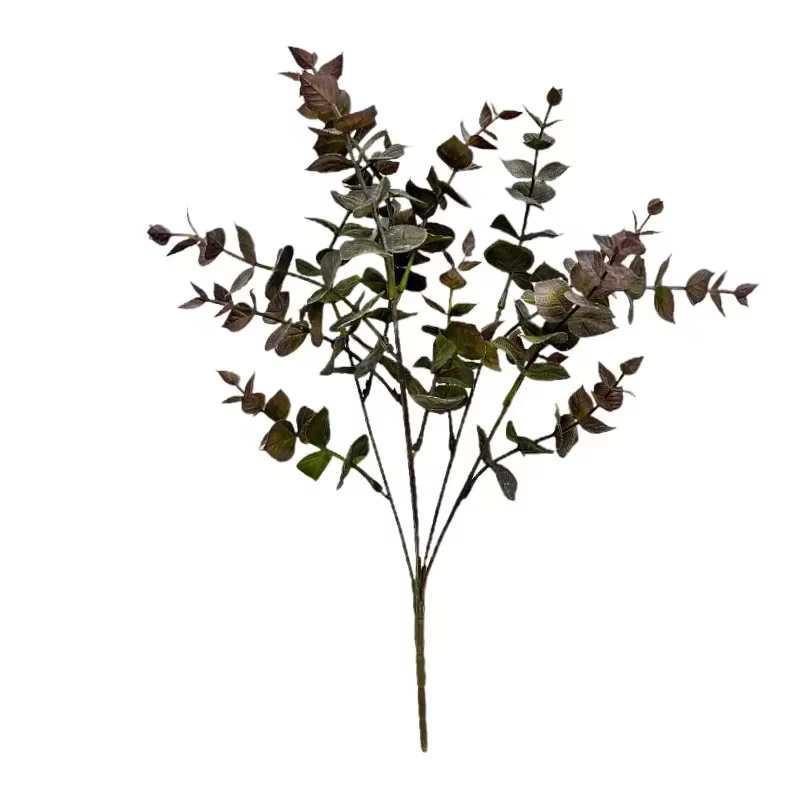 Simulation de plantes vertes en plastique d'eucalyptus