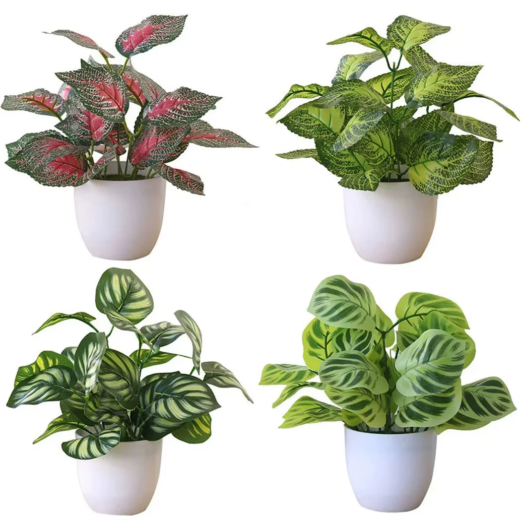 Pot de plantes à feuillage artificiel