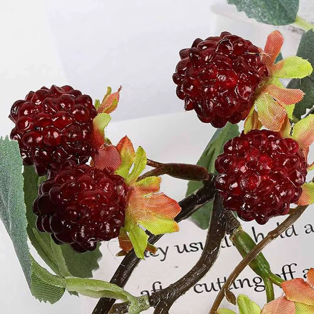 Plante artificielle de framboises rouges