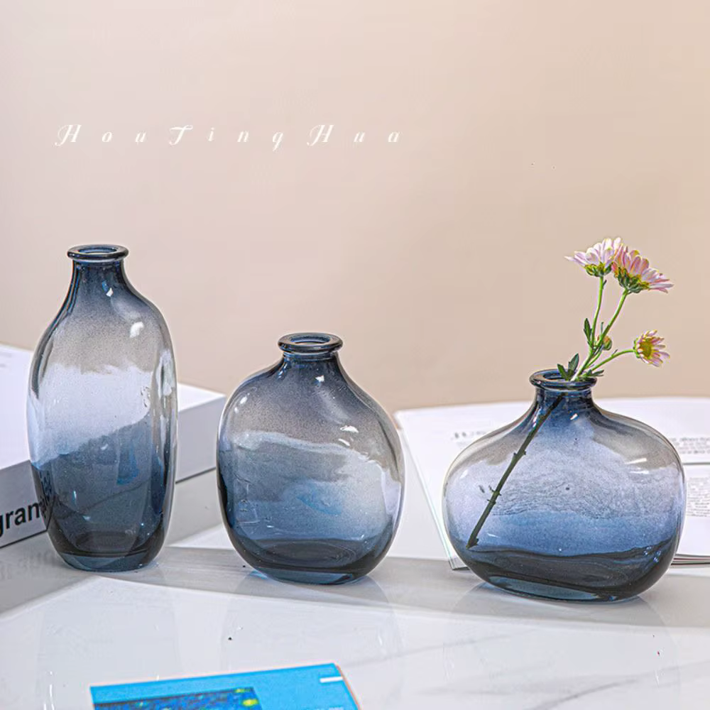 Mini vase à fleurs en verre
