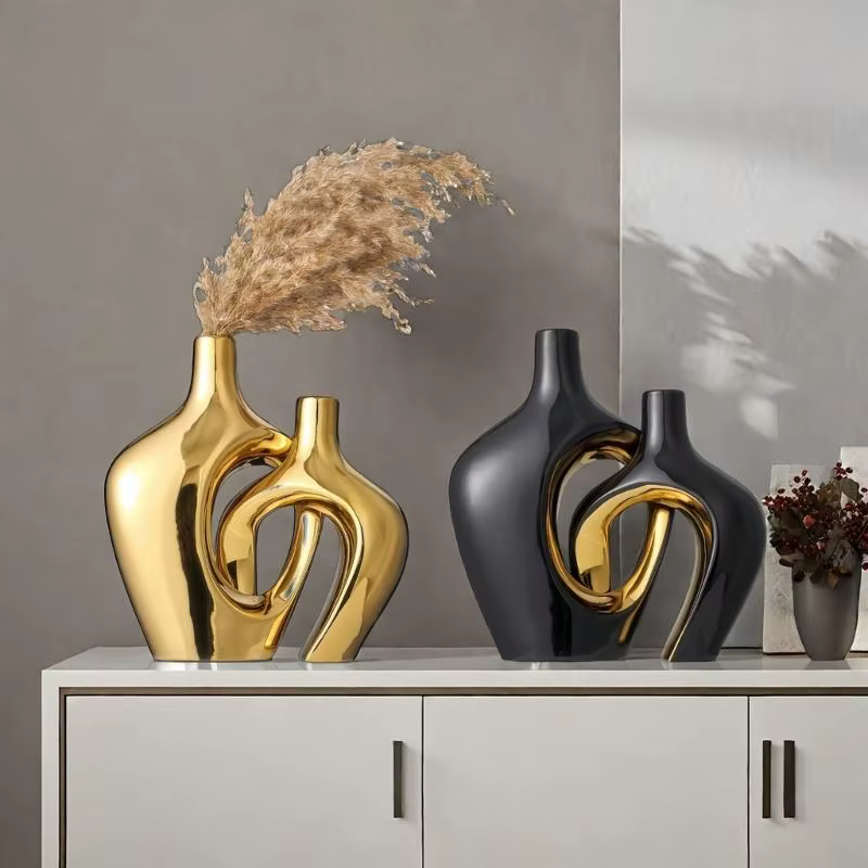 Vases creux en céramique