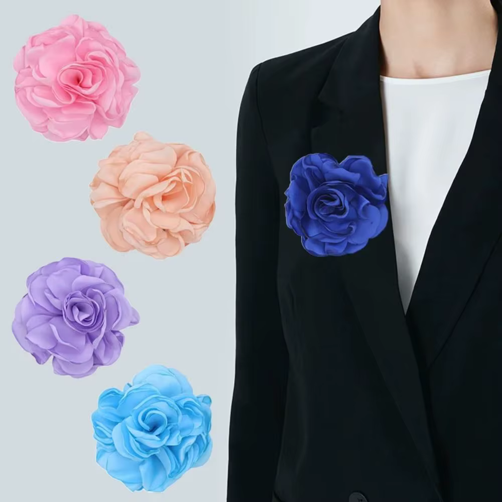 Grande broche fleur de rose en tissu