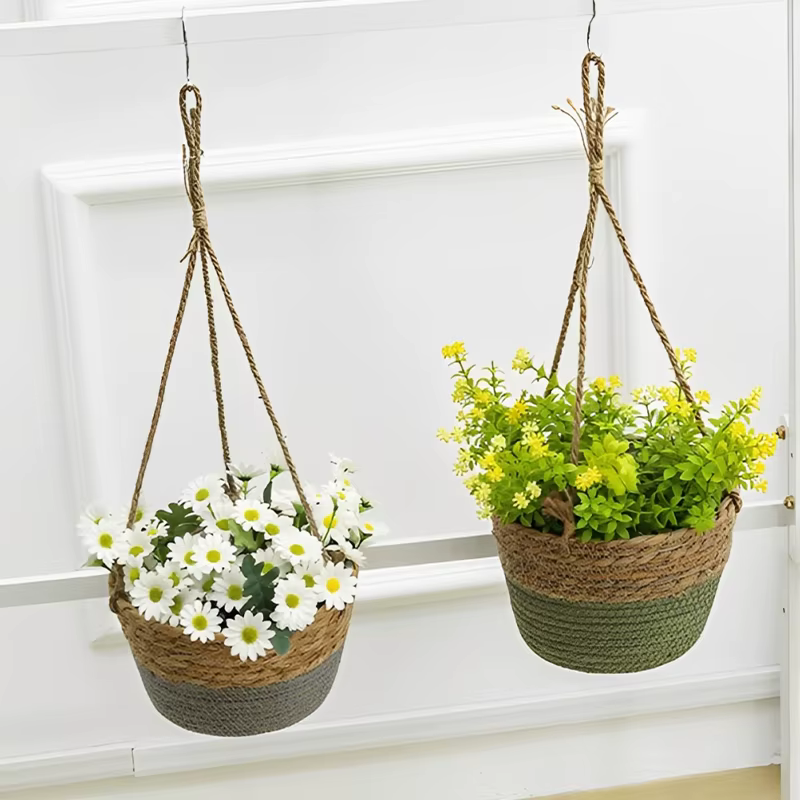 Panier suspendu en paille