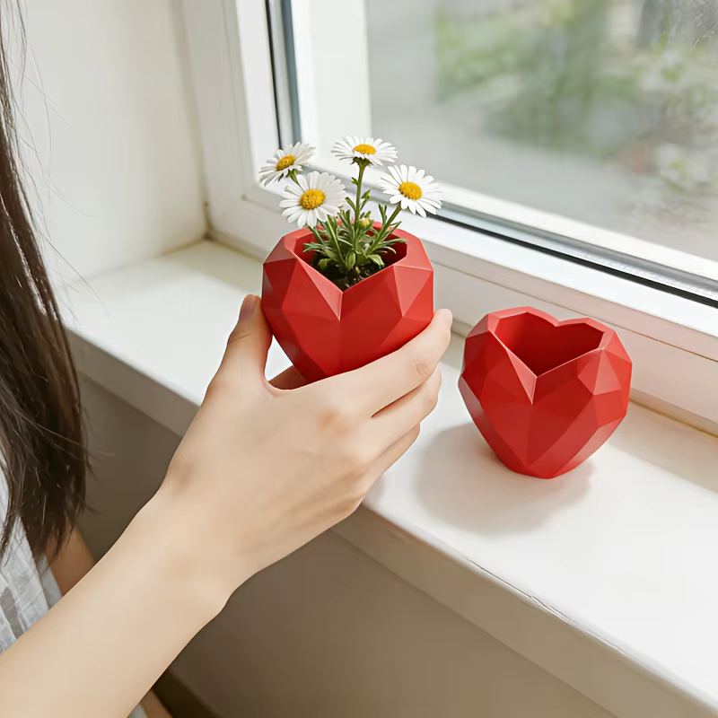 Pot de fleurs en forme de cœur irrégulier imprimé en 3D