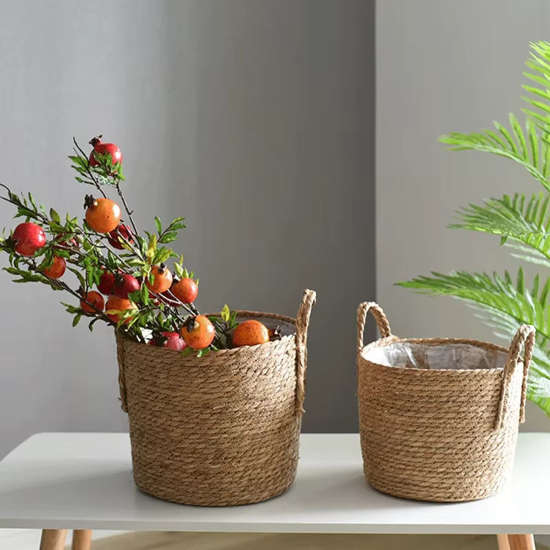Pot de fleur tissé en paille fait à la main