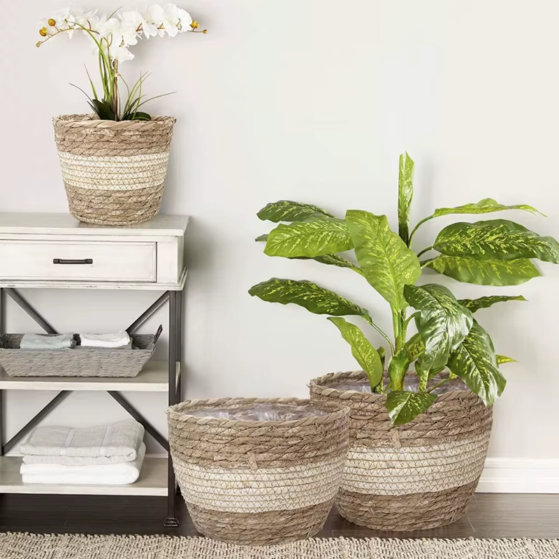 Panier de fleurs en rotin