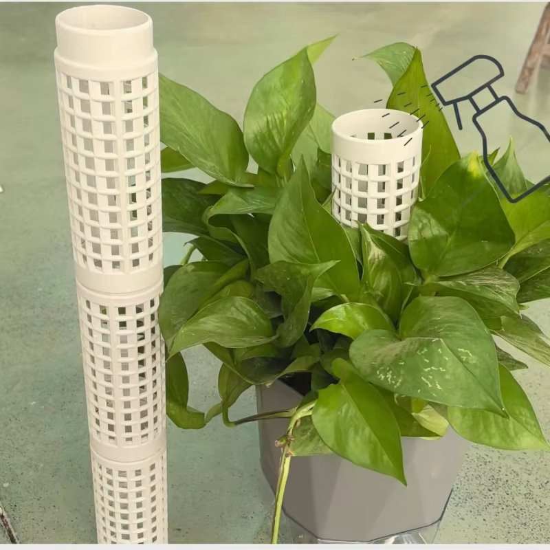 Colonnes verticales modulaires blanches pour plantes