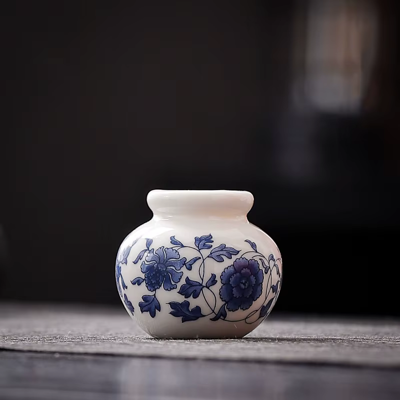 Mini Vase à fleurs en porcelaine Bodied fine bleue et blanche