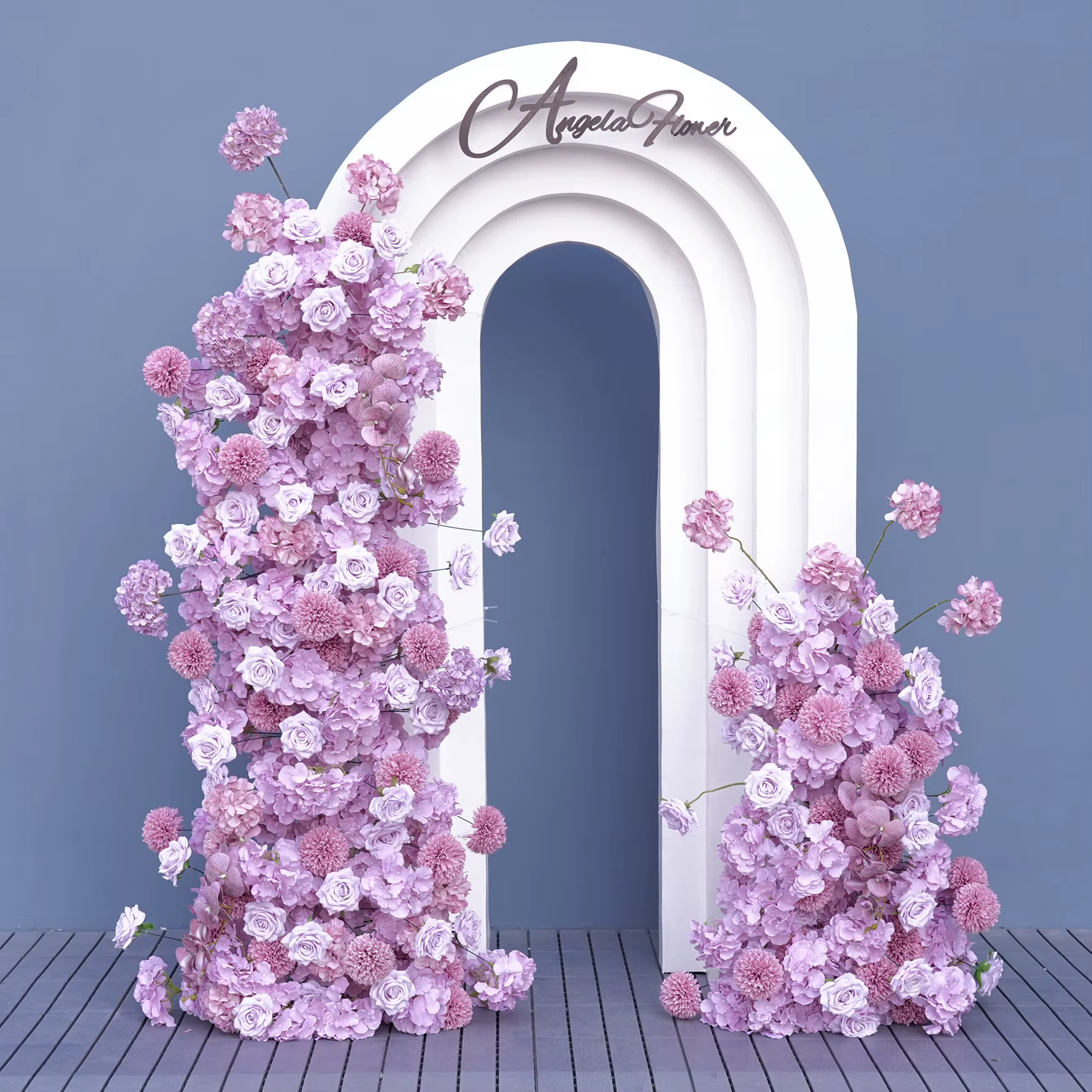 Arche de fond de mariage avec pompon orchidée rose blanche pure