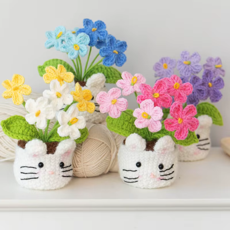 Ornement de bureau en pot de fleurs au crochet fait main