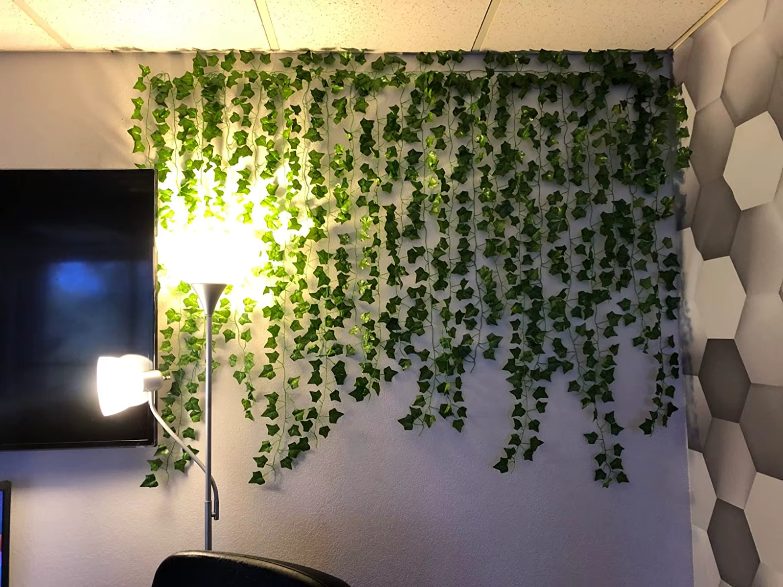 Guirlande suspendue de feuilles de lierre vertes artificielles