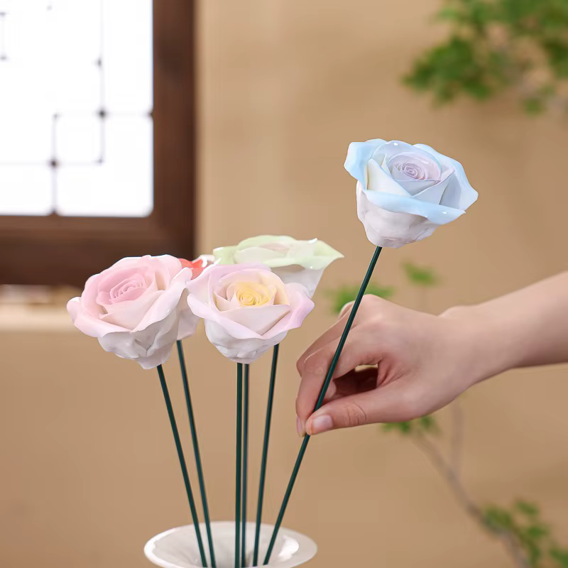 Fleur en porcelaine, Rose en céramique