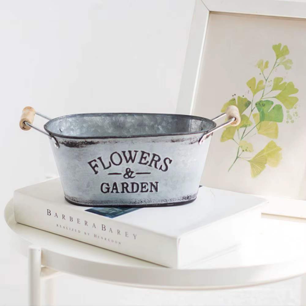 Pot de fleurs ovale en fer rustique