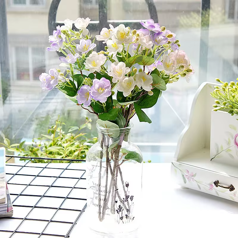 Petite fleur artificielle de jasmin