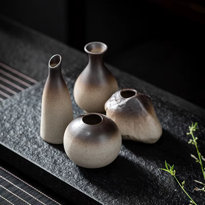 Vase à fleurs vintage en céramique