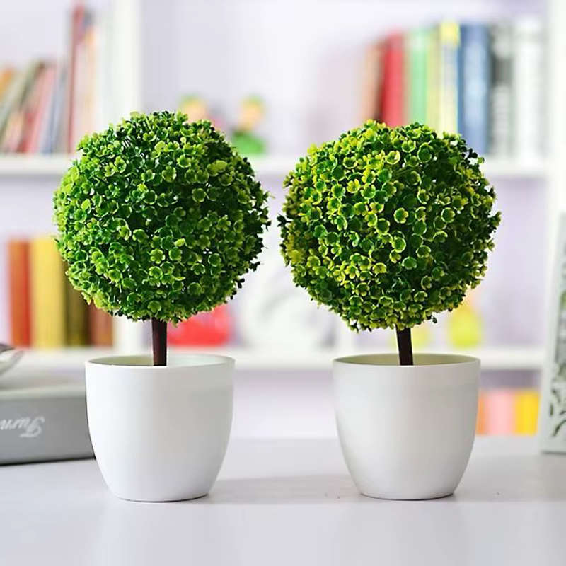 Plantes artificielles en pot