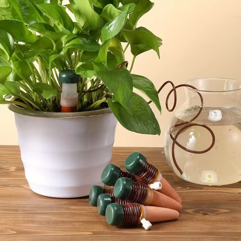 Système d'arrosage automatique pour plantes d'intérieur