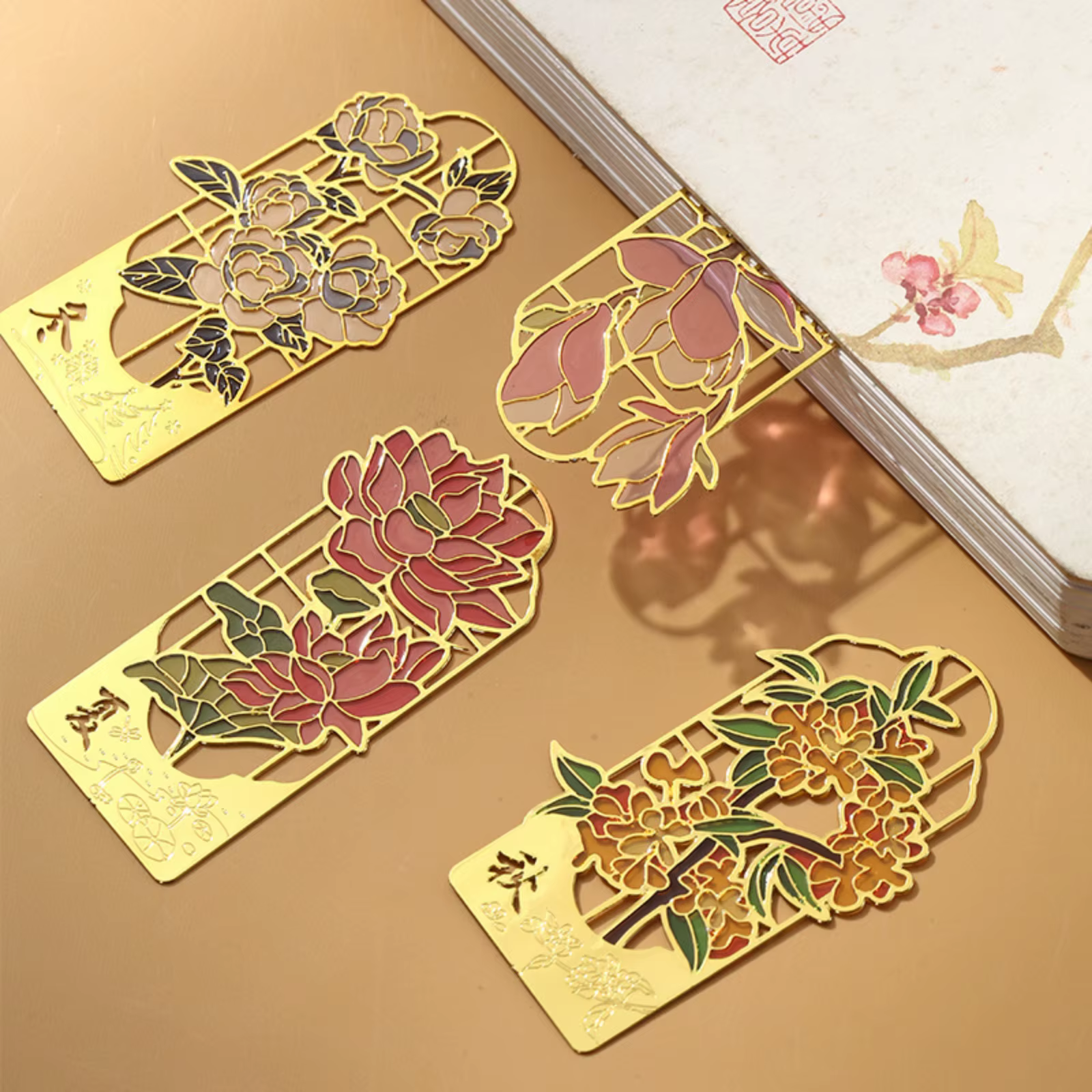 Marque-pages en métal à motif floral ajouré quatre saisons