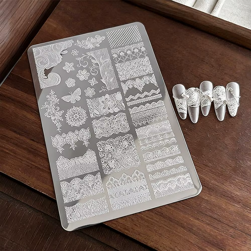 1 pièce Plaque de stamping pour nail art en dentelle française, motifs fleurs et papillons, pochoir vintage mandala floral pour ongles, outils de manucure DIY pour mariage