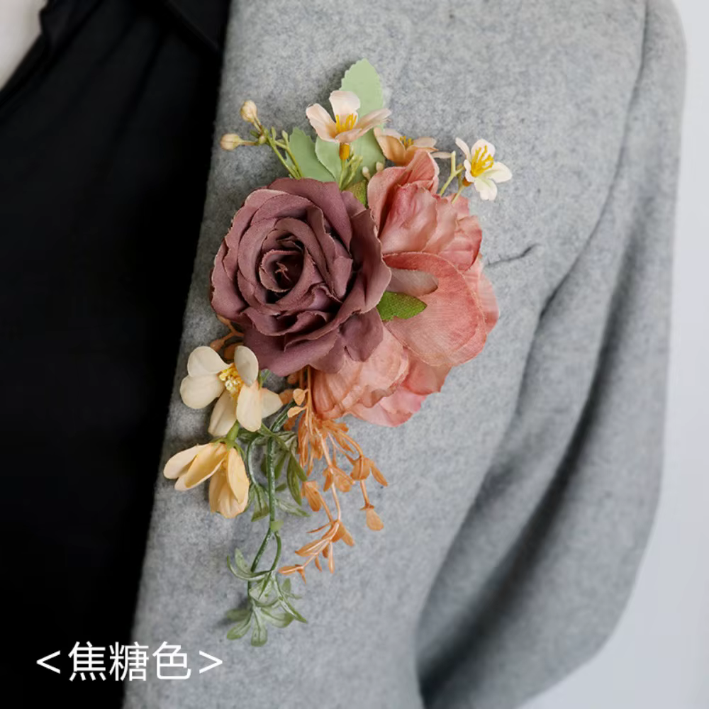Boutonnière de marié rose européenne