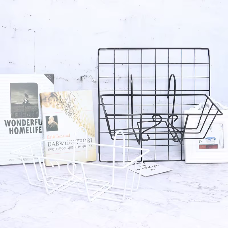 Étagère suspendue, panier