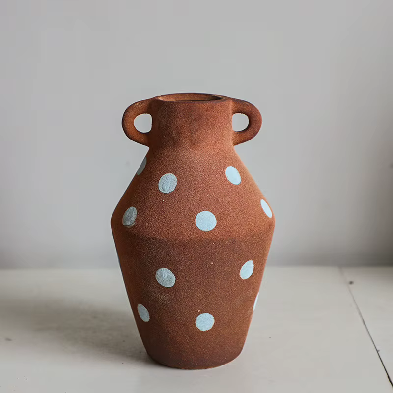 Vase en céramique à carreaux