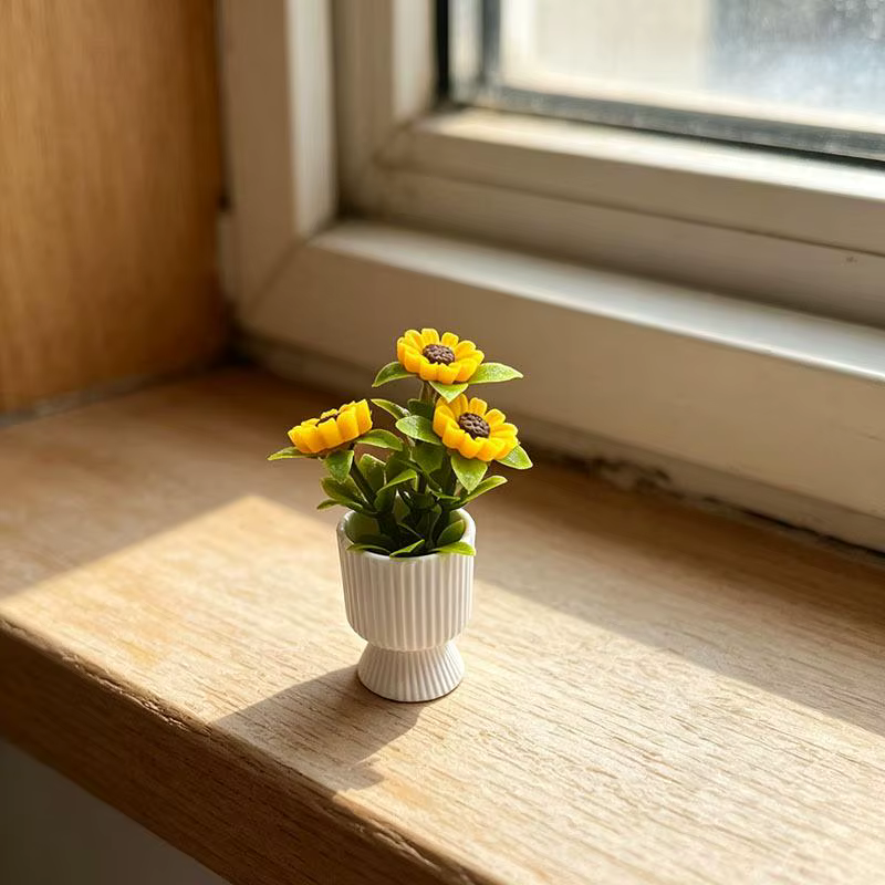 Ornement miniature de plante de tournesol en pot