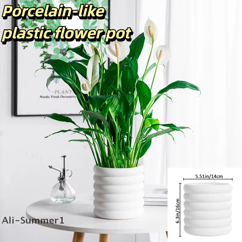 Pot de fleur en plastique semblable à une porcelaine