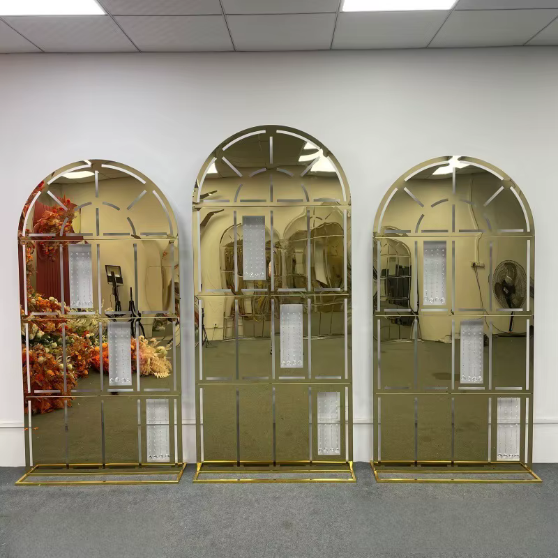 Cadre en arc de fleurs pour mariage
