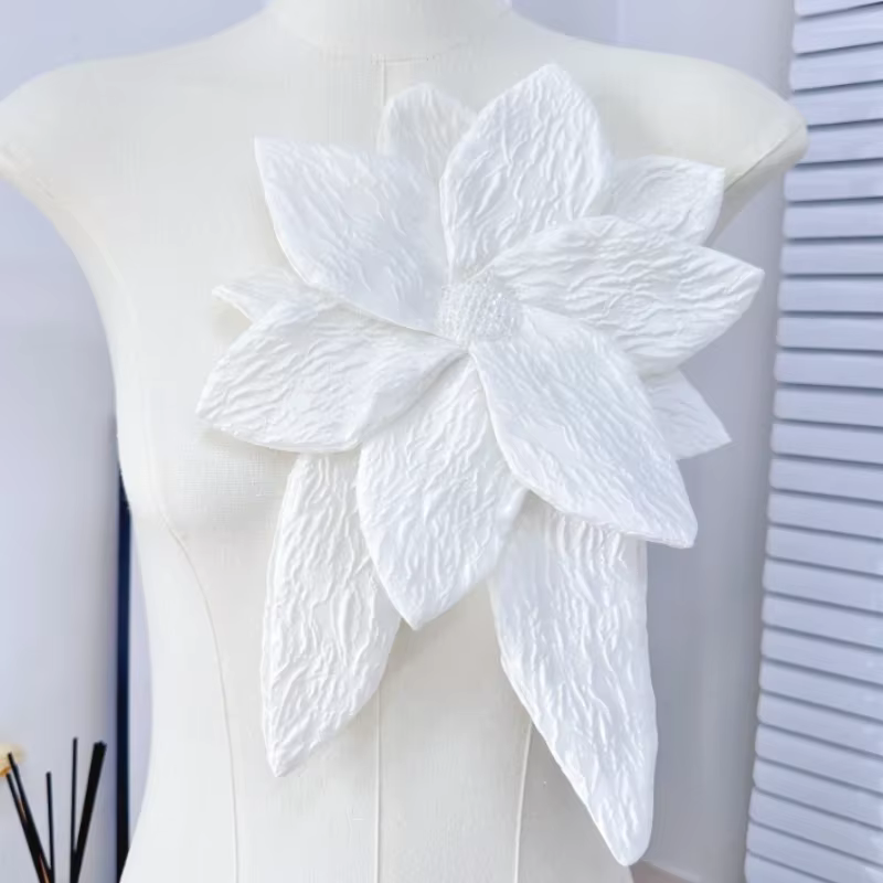 Broches à grandes fleurs plissées en tissu Vintage, épingles à revers élégantes à la mode pour femmes, accessoires de décoration pour vêtements