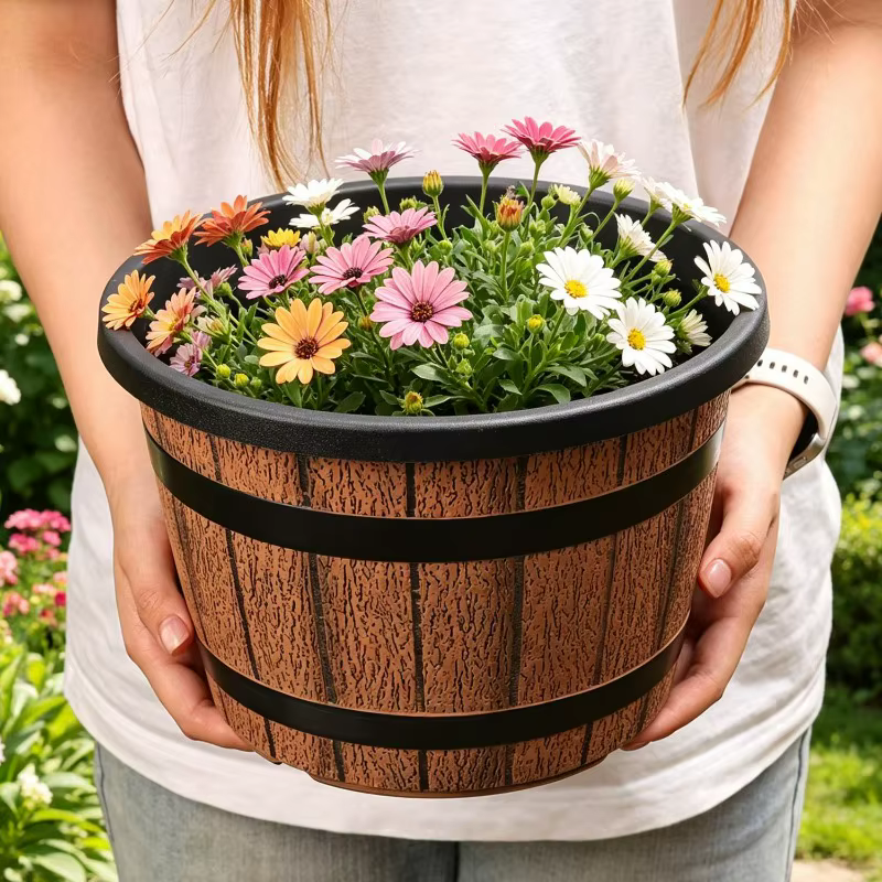 Pot de fleurs en plastique imitation baril en bois rétro