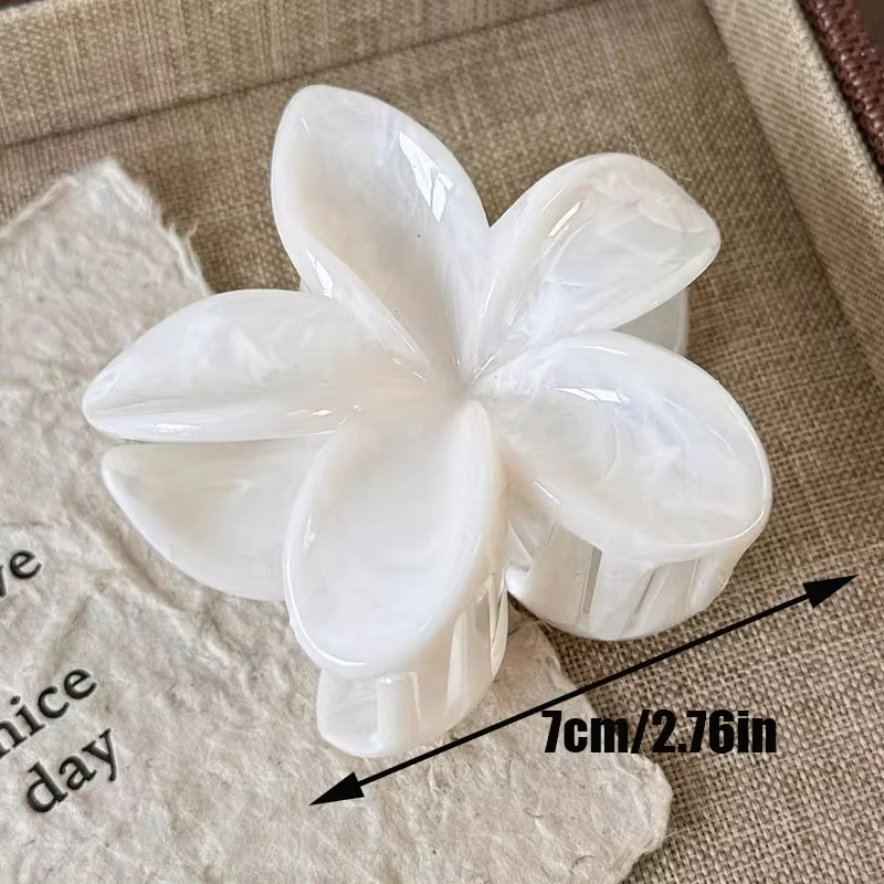Frangipani frais et doux oeuf fleur arrière de la tête disque cheveux requin pince