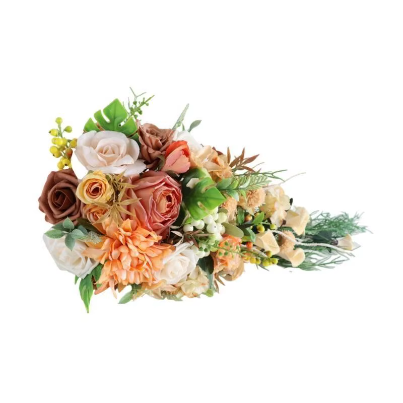P9fe Bouquets rose champagne moderne pour mariée tenant des fleurs