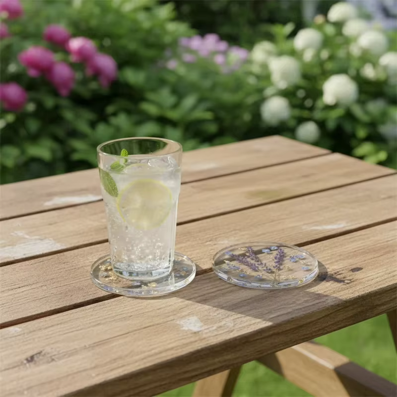 Sous-verres en acrylique avec fleurs pressées