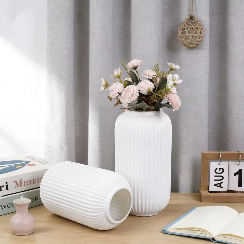 Vase en plastique chic à rayures imitation céramique pour fleurs - Pièce décorative florale durable et facile à placer