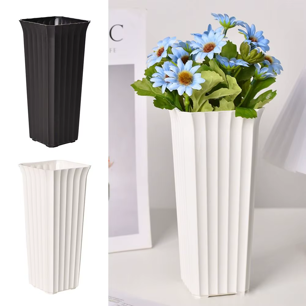 Vase à fleurs noir et blanc simple