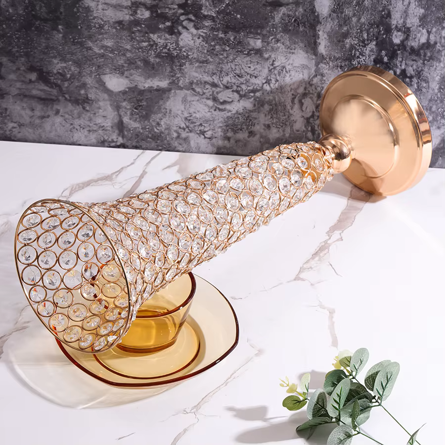 Vase à fleurs en cristal doré