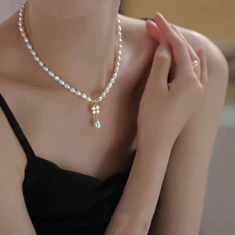 Nouveau Style élégant fleur porte-bonheur de haute qualité 100% perle d'eau douce naturelle 14K or rempli dames pendentif collier bijoux cadeaux