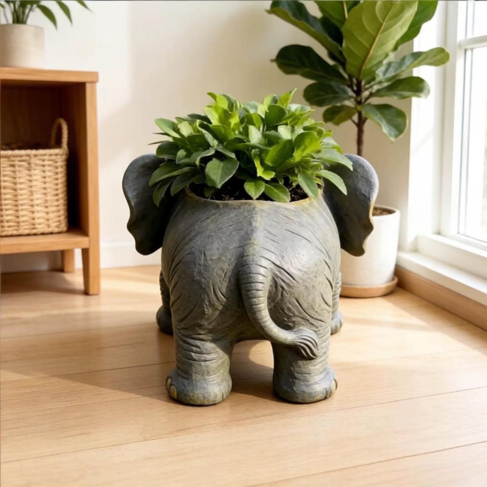 Jardinière en résine en forme d'éléphant