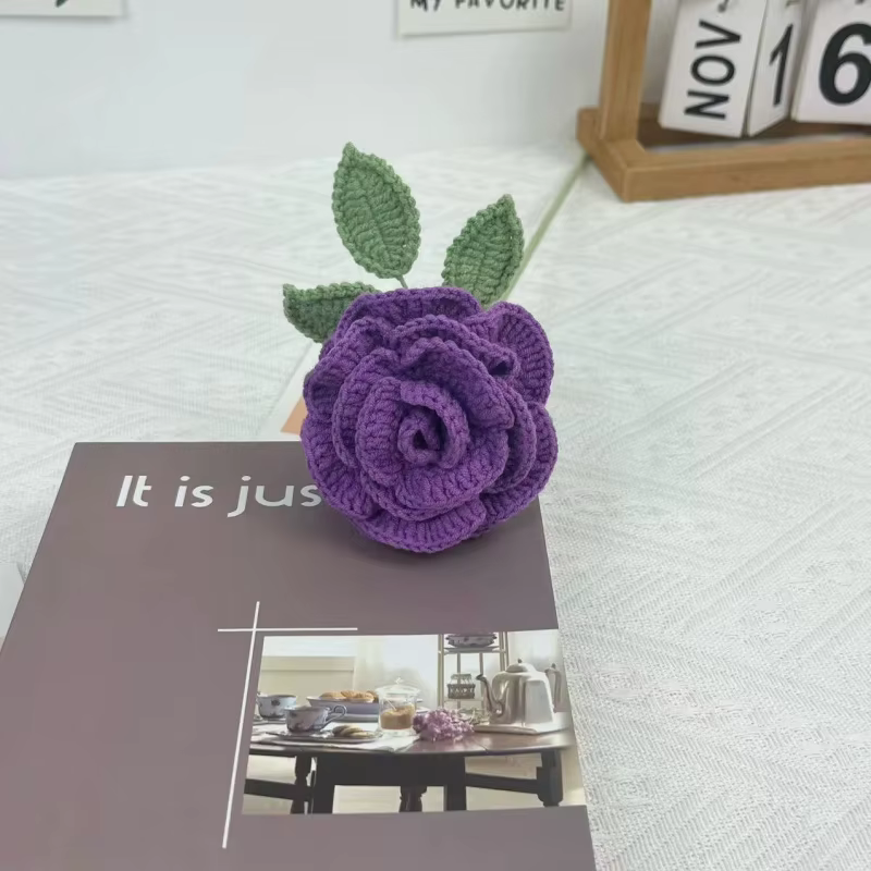 Bouquet de roses en raphia au Crochet fait à la main