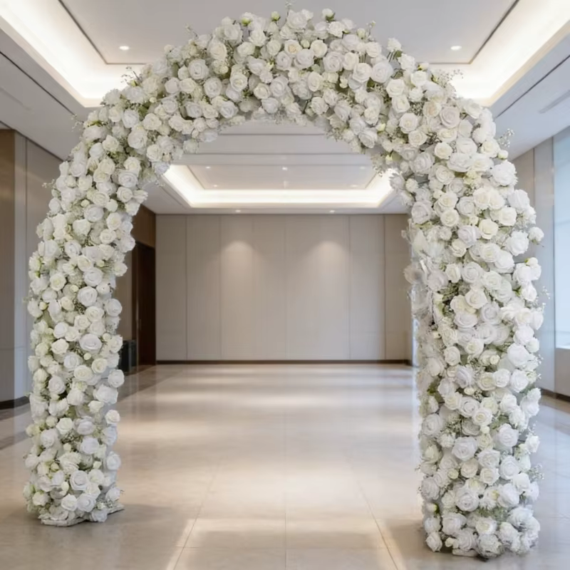 Arche de fleurs artificielles en forme de cœur blanc pour décoration de mariage
