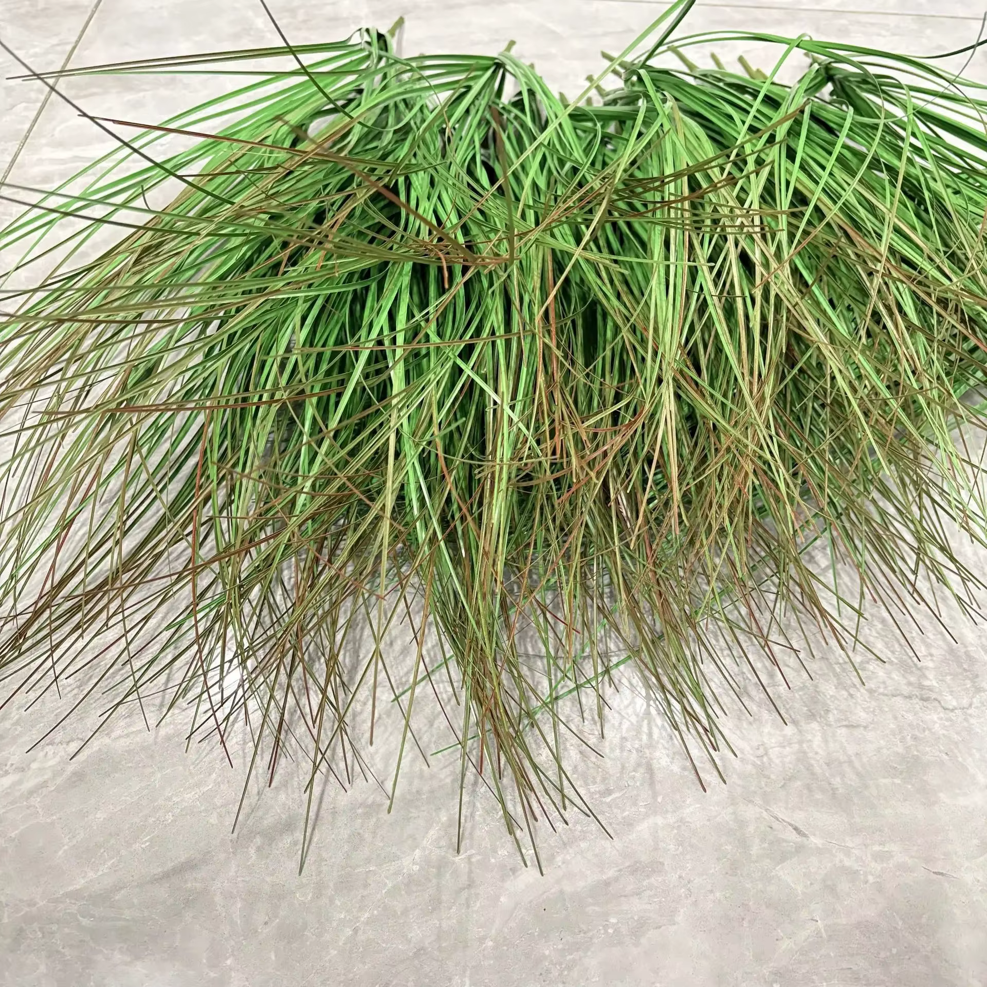 14 plantes artificielles en résine de 35 cm