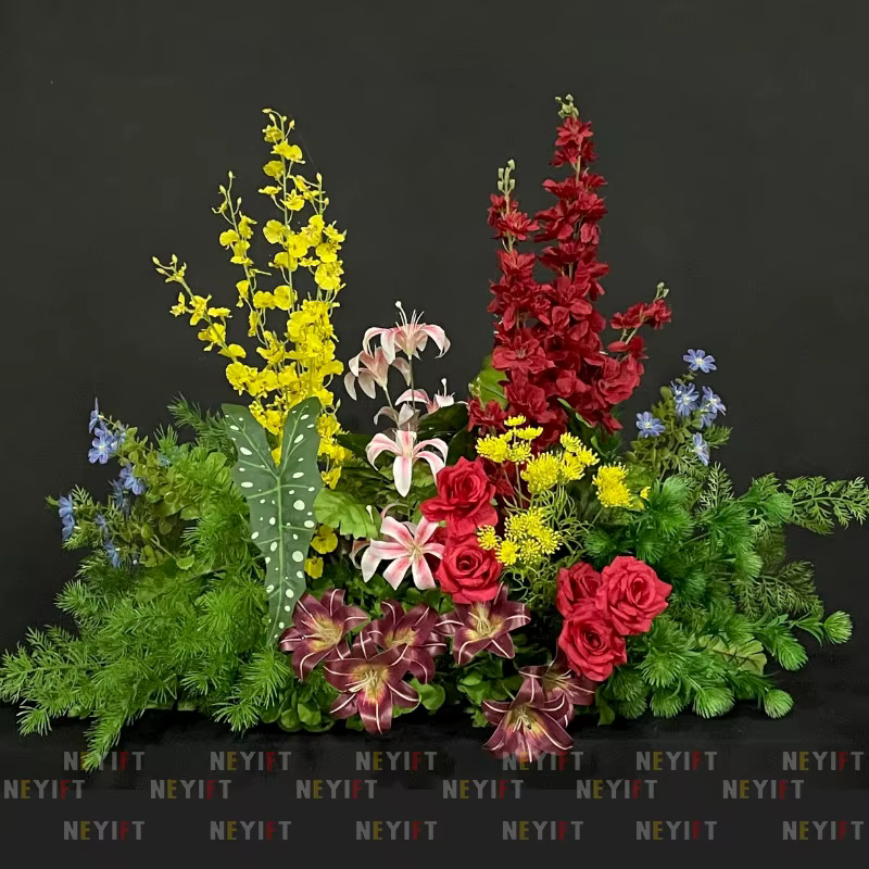 Arrangement floral de sol en feuilles de plantes vertes